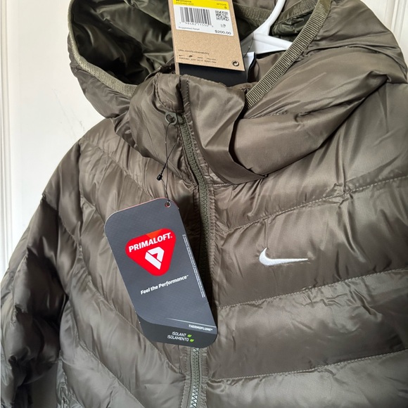 NWT Nike Women’s Sportswear Windpuffer Therma-FIT Hooded Parka olive green S - Picture 2 of 11